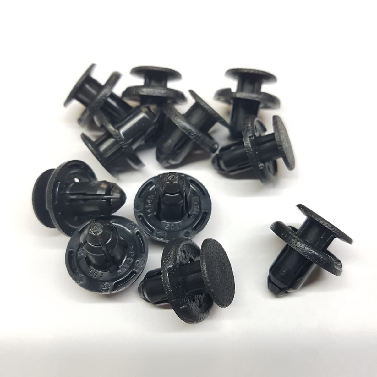 Push Clips. RVT PUSH-PULL 8X11