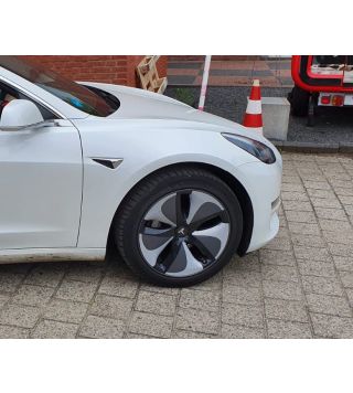 TESLA MODEL 3 Aerocap-Aufkleber bis Baujahr August 2020.