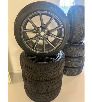 Model 3 - Set original Aero wheels 18" with winter tires (used)