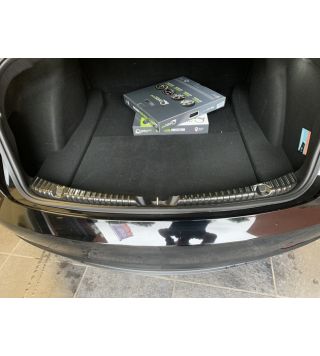 Tesla Model 3 - Rear trunk sill cover