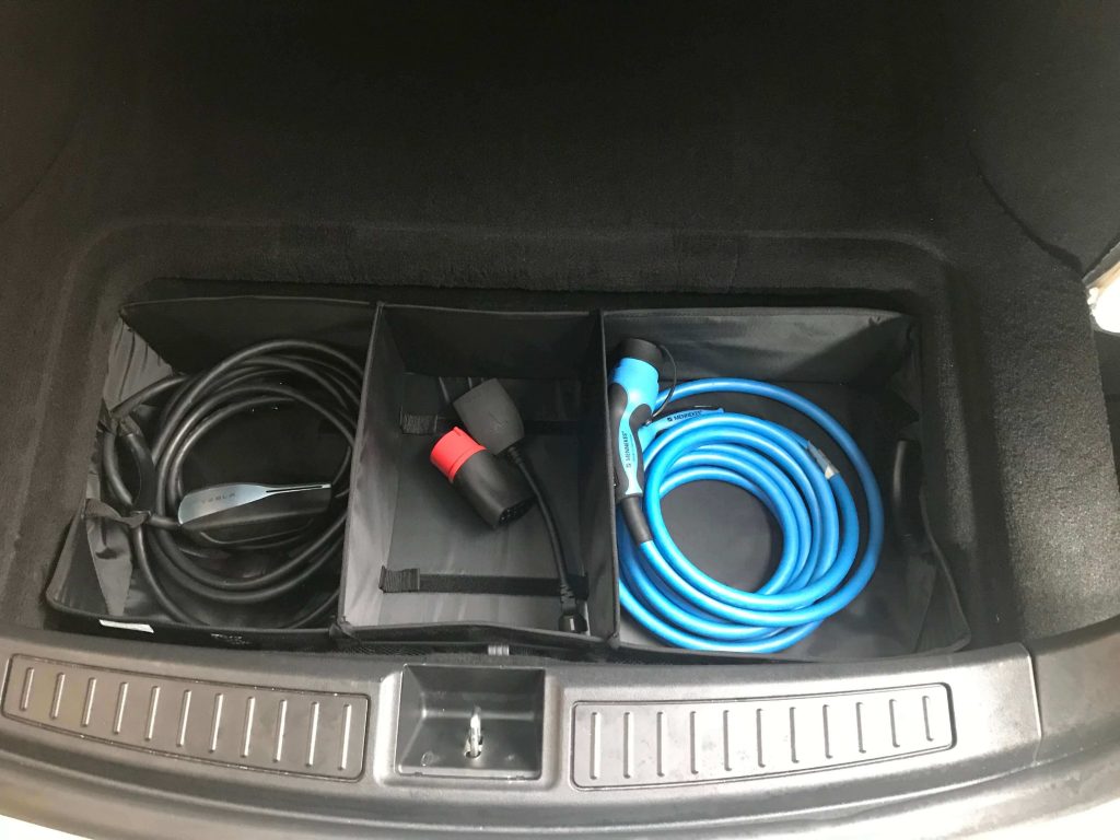 trunk organizer with charging cable Tesla Model S - tesland.com