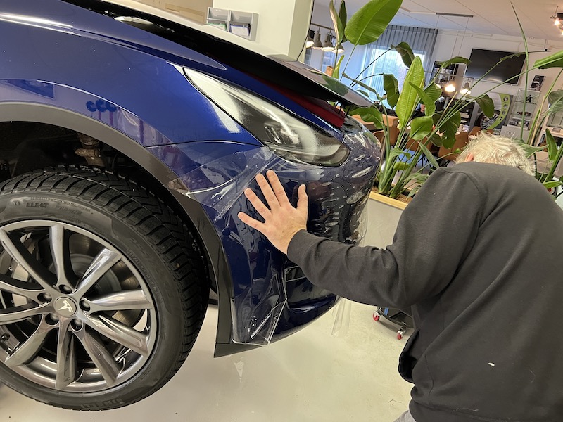 Tesla mit XPEL PPF und getönten Scheiben